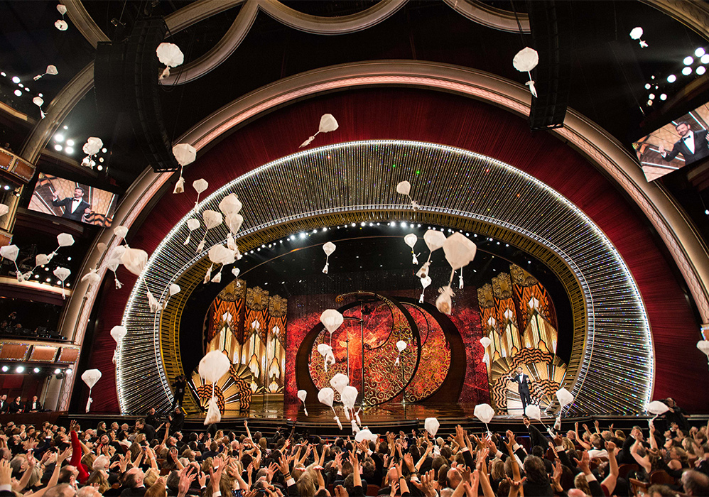 Chuva de docinhos na plateia do Oscar