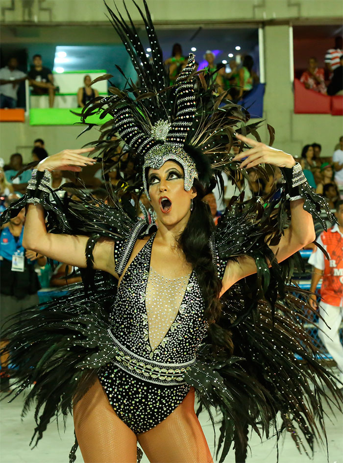 Estácio de Sá traz famosos em seu desfile, no Rio