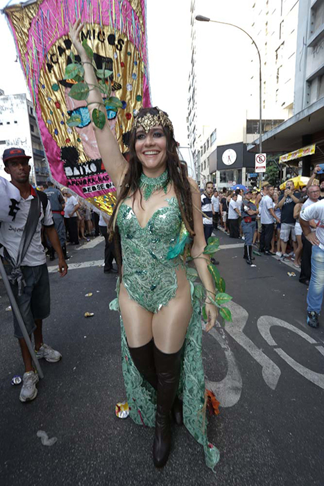 Alessandra Negrini é a musa do Bloco