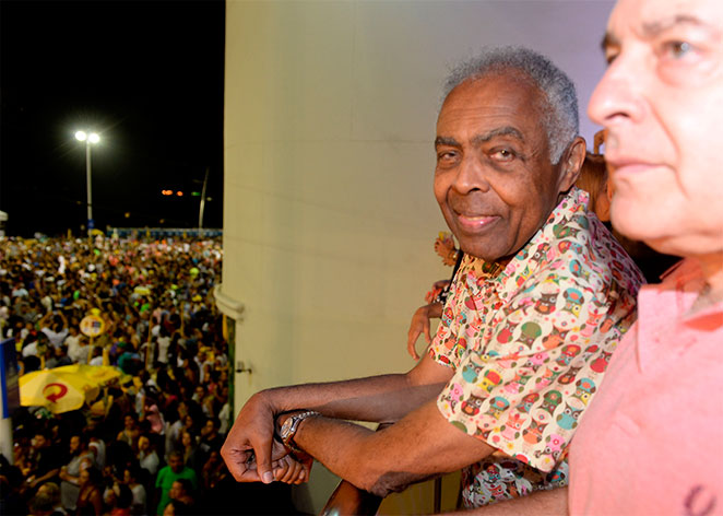 Gilberto Gil visita camarote Expresso 222