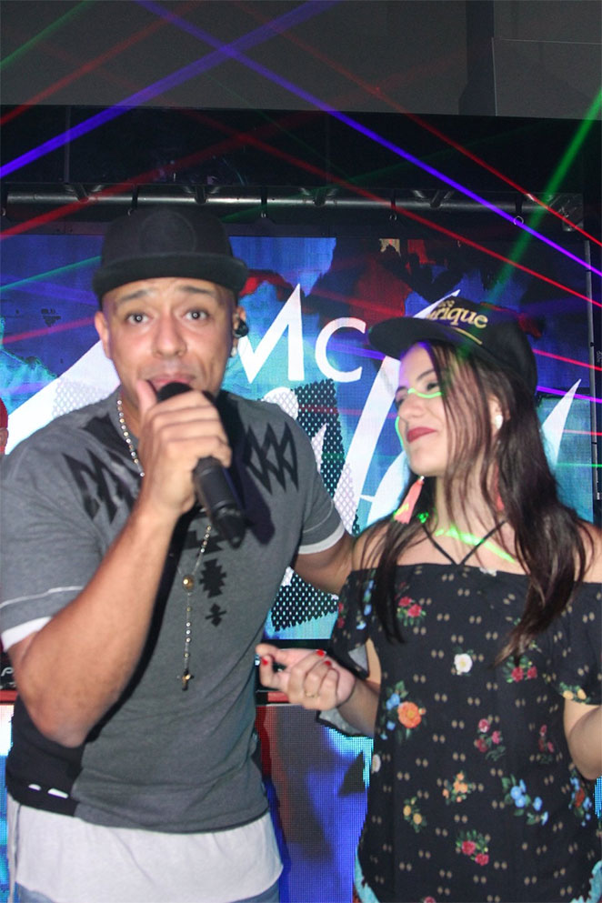 Com vários de seus hits, MC Koringa agita festa no Rio