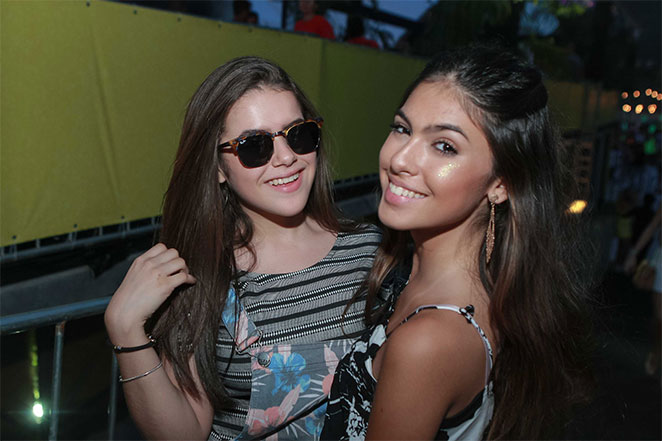 Maisa Silva se reúne com amigos famosos para curtir festa de Carnaval em SP
