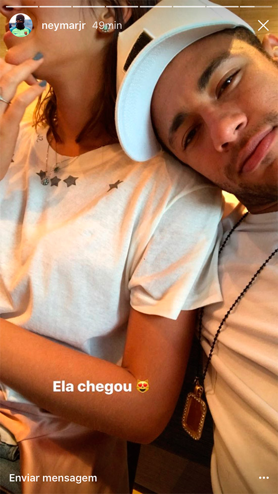 Bruna Marquezine viaja (de novo) para ver Neymar