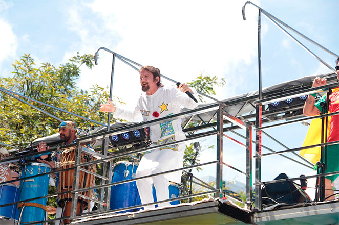 Saulo Fernandes agita Carnaval de Salvador 