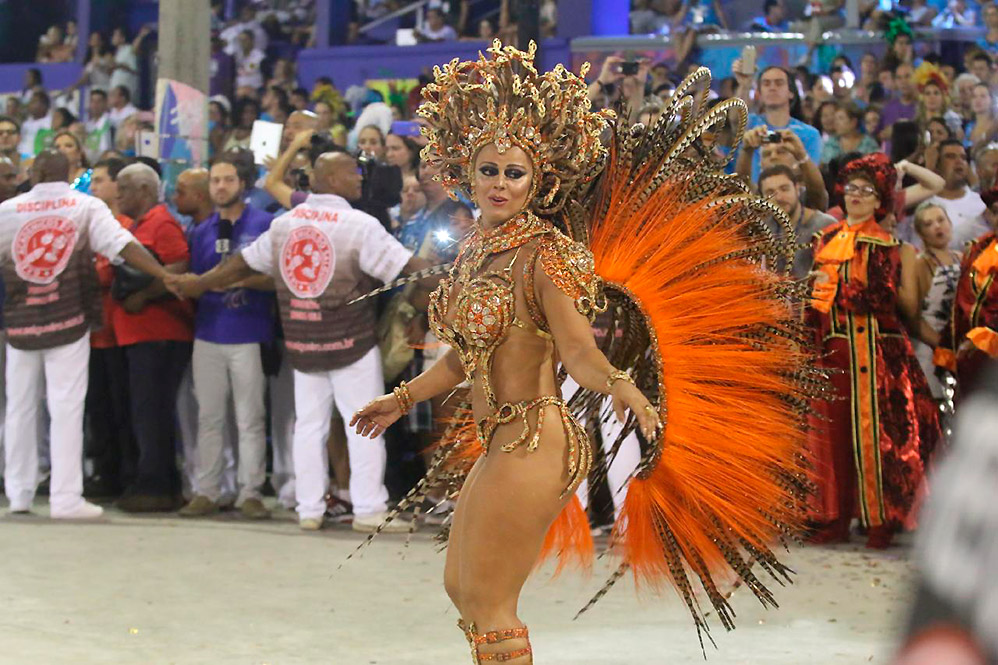 Viviane Araújo definitivamente foi uma das grandes estrelas da primeira noite de desfiles do Grupo Especial, durante o Carnaval do Rio de Janeiro