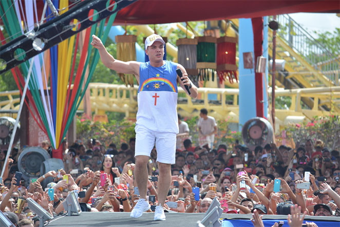  Wesley Safadão agita pré-Carnaval lotado de famosos em Recife