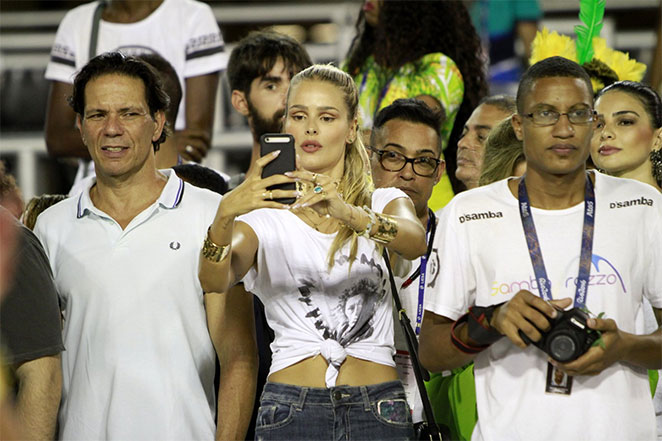 Com Yasmin, Luiza Brunet curte ensaio da Imperatriz Leopoldinense