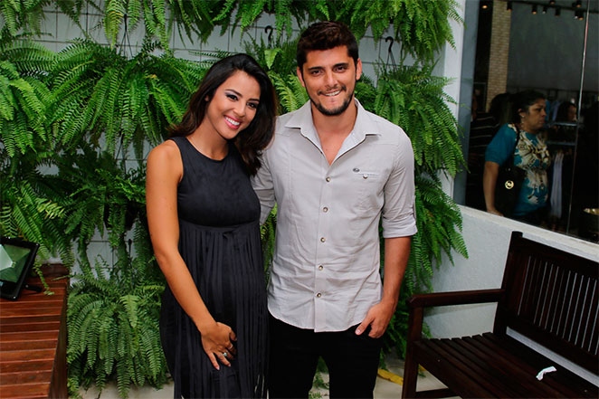 Yanna Lavigne e Bruno Gissoni participam de evento