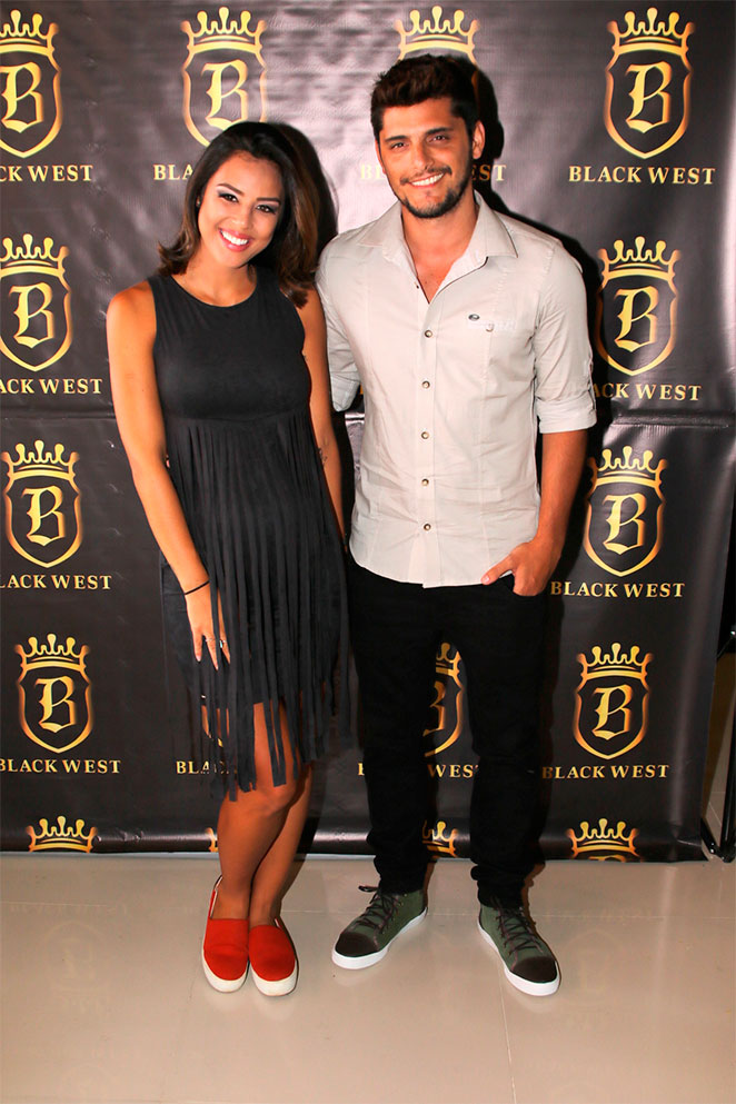 Yanna Lavigne e Bruno Gissoni participam de evento