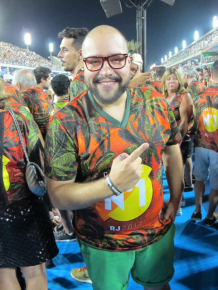 Famosos agitam camarote N1 no Desfile das Campeãs do Rio