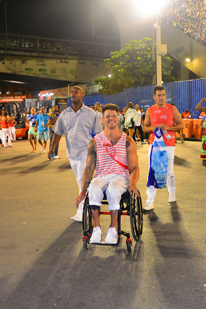 Famosos agitam camarote N1 no Desfile das Campeãs do Rio