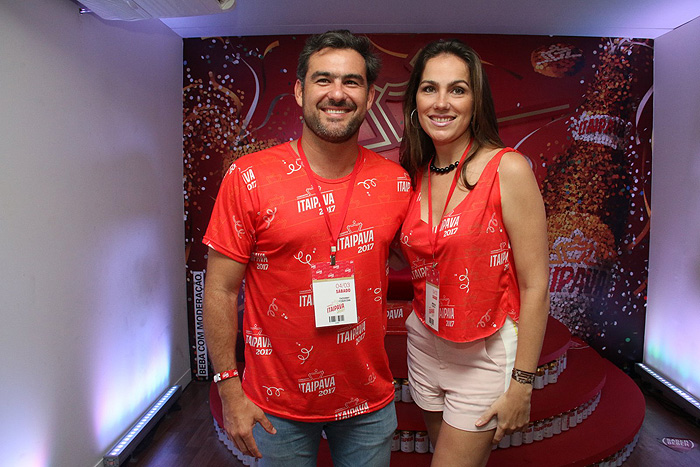 Camarote Itaipava atrai famosos no Desfile das Campeãs do RJ