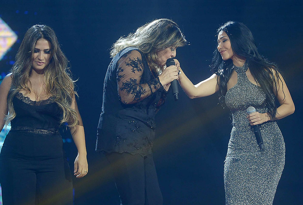 Roberta Miranda com a dupla Simone e Simaria