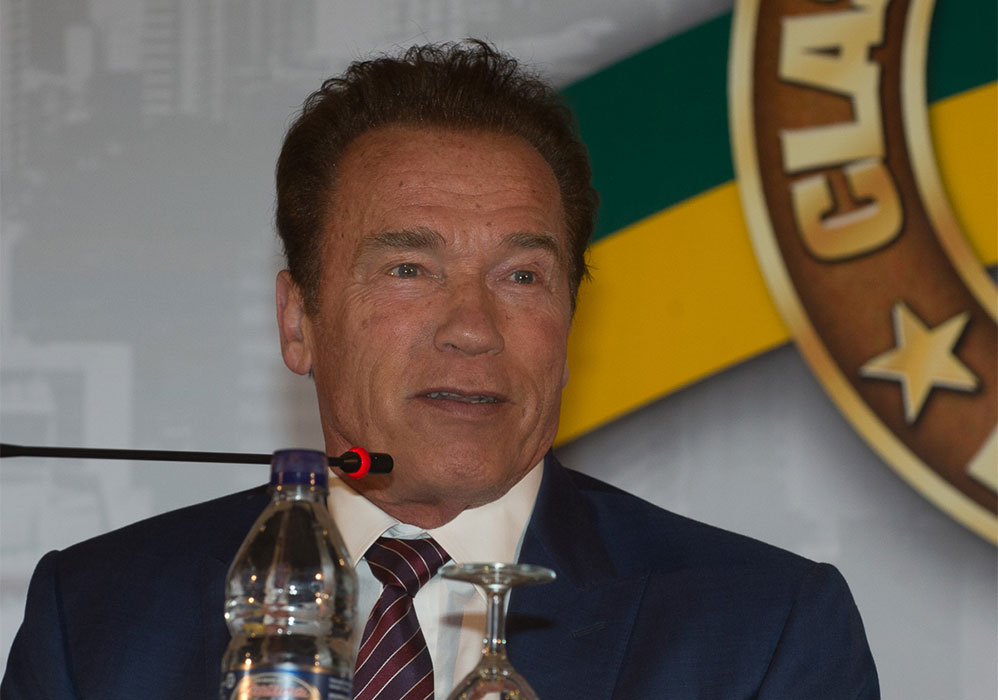 Arnold Schwarzenegger se reúne com a imprensa