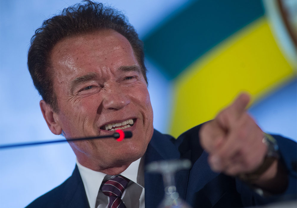 Arnold Schwarzenegger se reúne com a imprensa