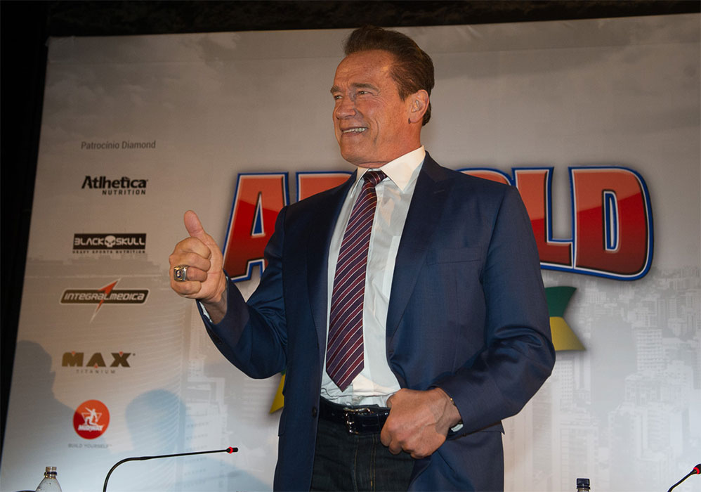 Arnold Schwarzenegger se reúne com a imprensa