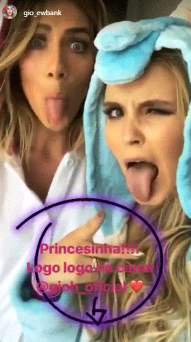 Larissa Manoela e Giovanna Ewbank aparecem juntas 