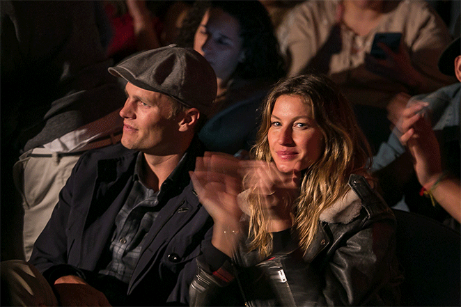 Gisele Bündchen e Tom Brady curtem show de Maria Gadú