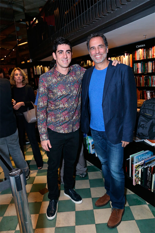 Marcelo Adnet e Marcius Melhem lançam livro