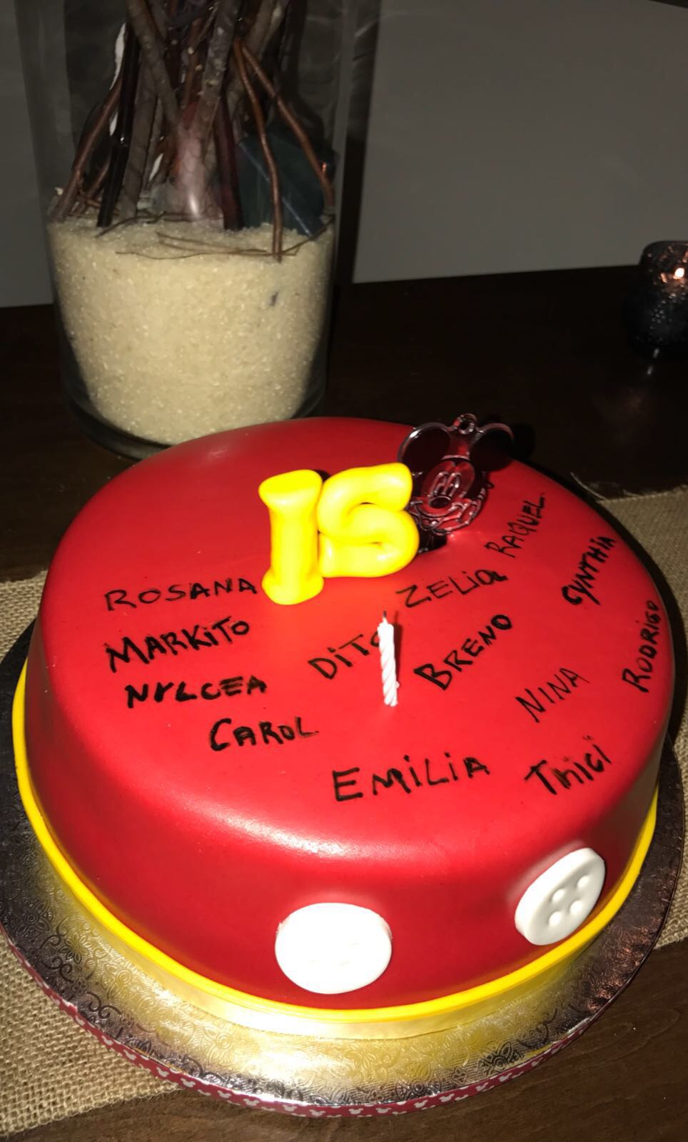 Ivete Sangalo ganhou bolo para comemorar aniversário que será completado no dia 27 de maio