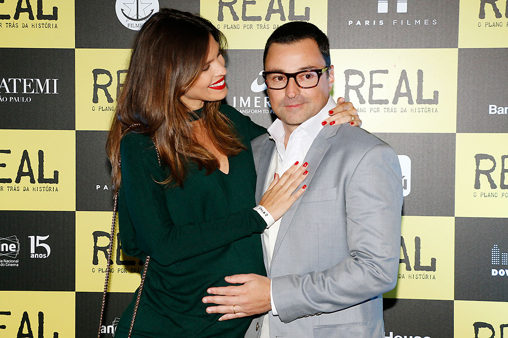 Emílio Orciollo Netto com a esposa, Mariana Barreto, que está grávida