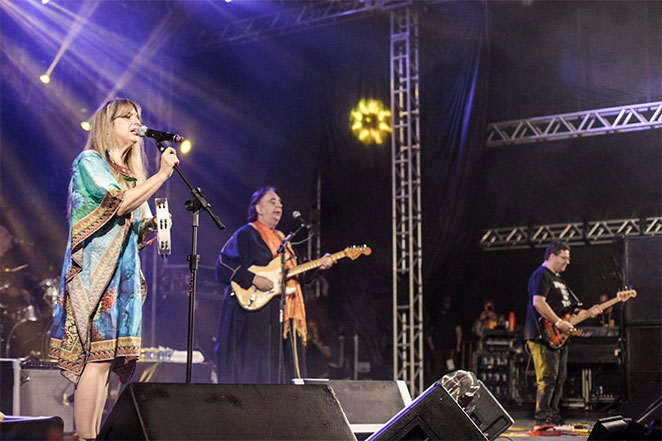 Maria Gadu, Os Mutantes se apresentam no Festival Bananada