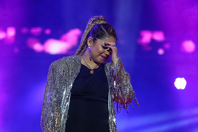 Marilia Mendonça vai às lágrimas em show e desabafa na web