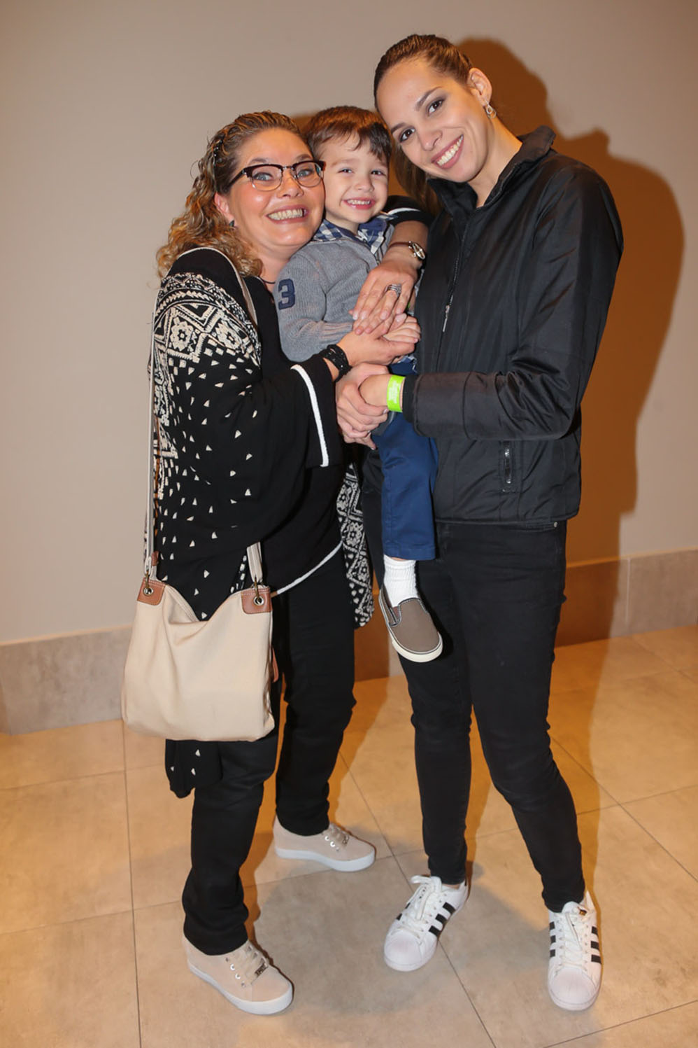 Cintia Abravanel, filha de Silvio Santos, com a herdeira, Vivian, e o neto, Matheus