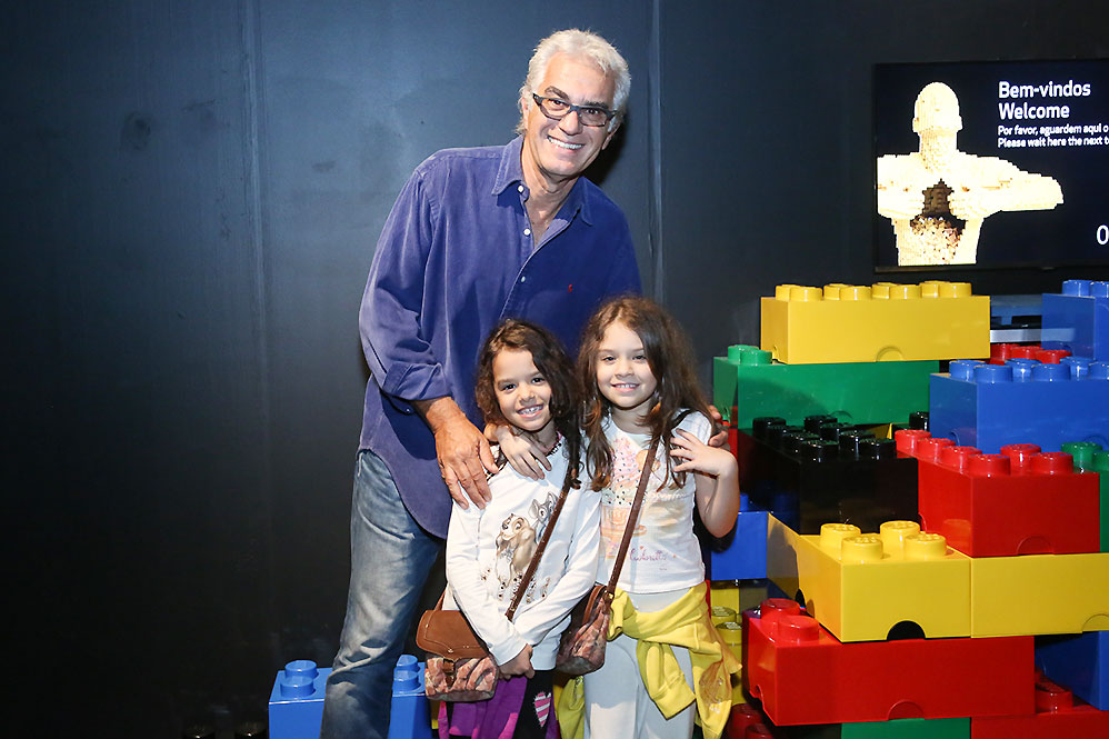 Eduardo Menga, marido de Bianca Rinaldi, com as filhas, Sofia e Beatriz