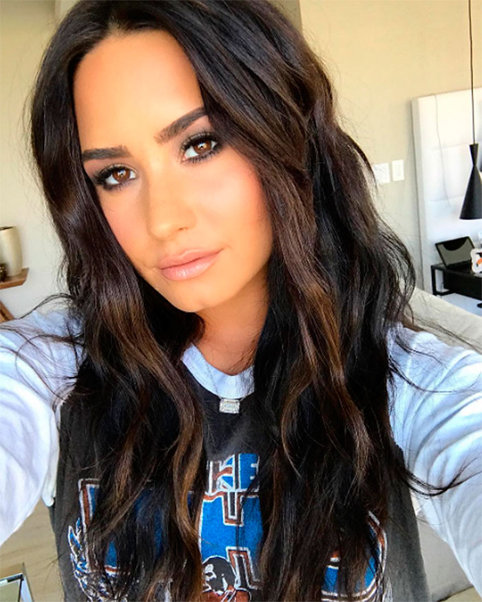 Demi Lovato foi vítima de ataques por três vezes. Dá para acreditar? 