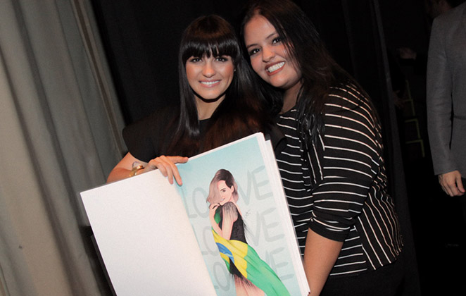 Maite Perroni encanta fãs em São Paulo