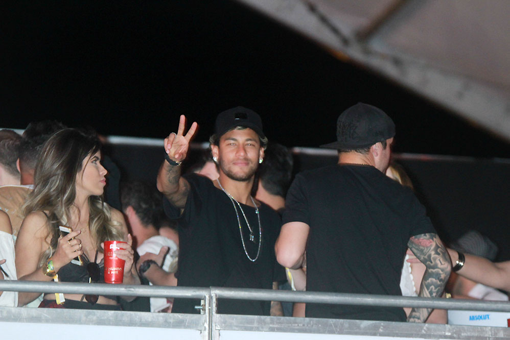Neymar curte o segundo dia do Villa Mix Festival, em Goiânia