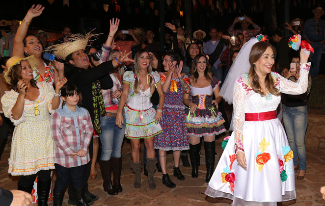 Sonia Abrão comemora aniversário em São Paulo