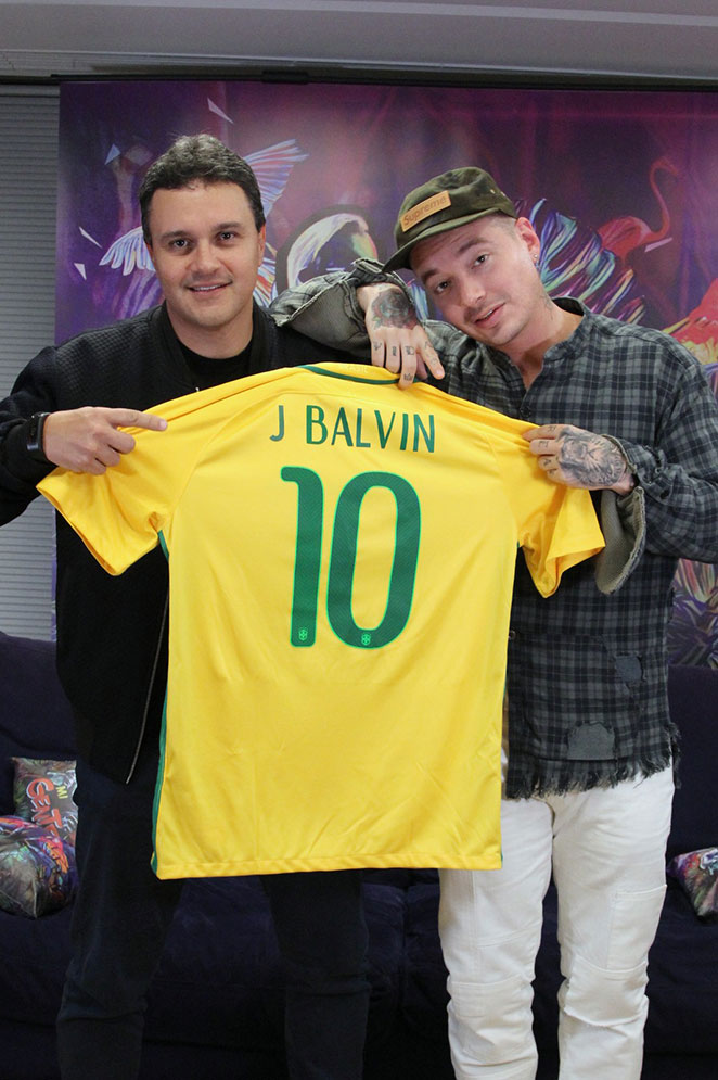 J Balvin promove seu hit, Mi Gente, no Brasil