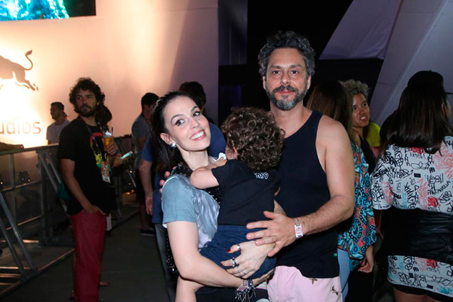 Alexandre Nero vai com mulher e filho ao Rock In Rio
