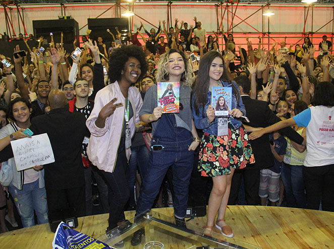 Maisa Silva lança livro no Rio de Janeiro