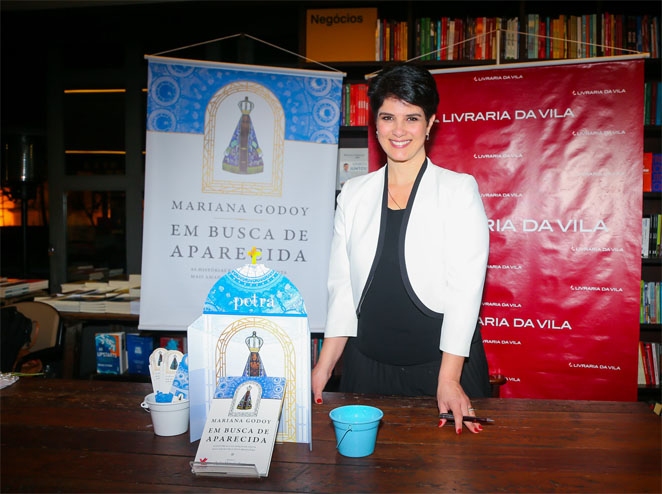 Mariana Godoy lança livro sobre Nossa Senhora