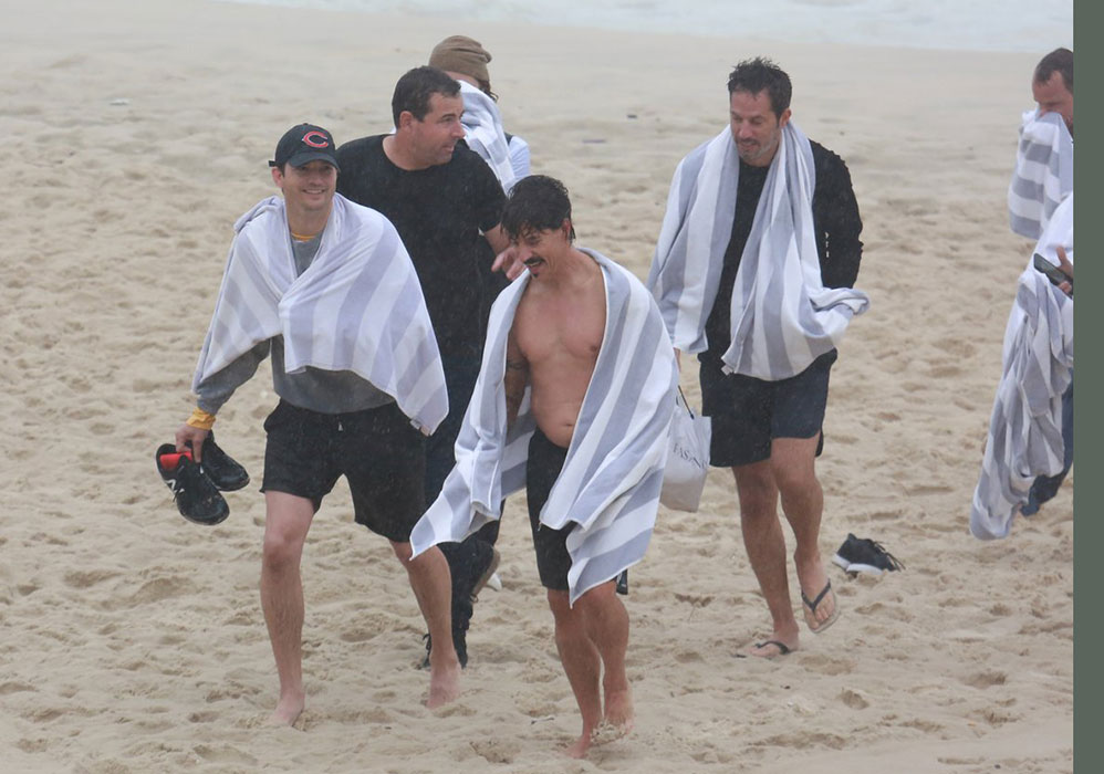 Os dois astros não deixaram de curtir as praias cariocas durante a passagem por aqui, sempre acompanhados pelos seguranças