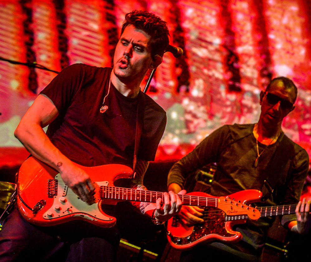 John Mayer apresenta show e é ovacionado. Veja fotos!