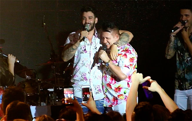 Marrone canta com Gusttavo Lima na sua festa de aniversário
