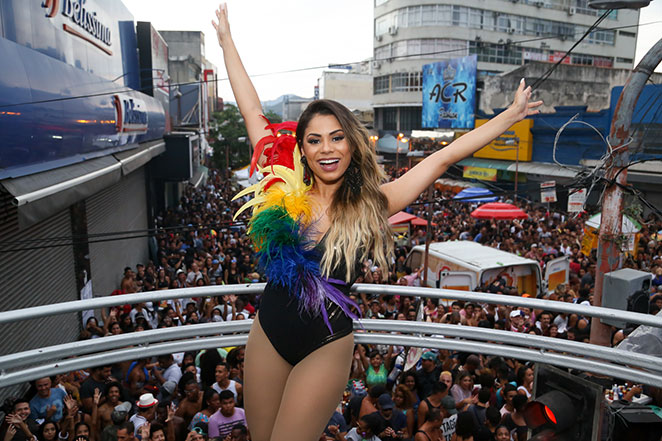 Parada do Orgulho LGBT, em Madureira, teve Ludimilla e Lexa