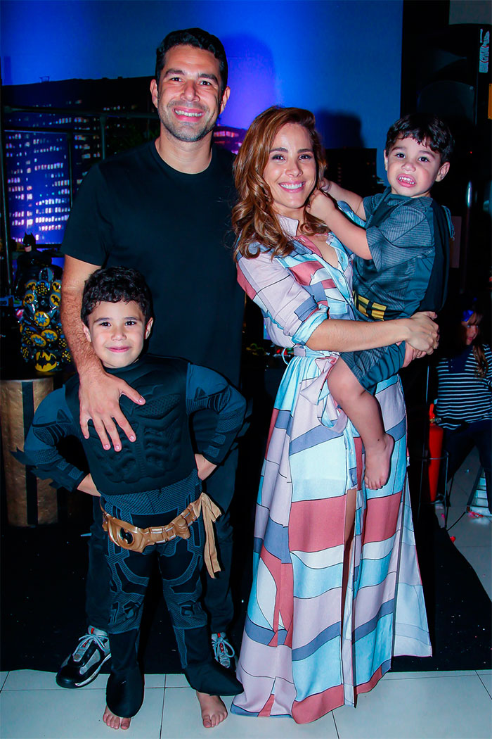 Marcus Buaiz e Wanessa Camargo com os filhos, José Marcus e João Francisco
