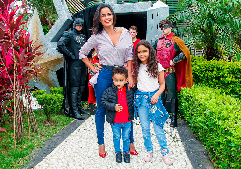 Luciele Di Camargo com os filhos, Maria Eduarda e Davi