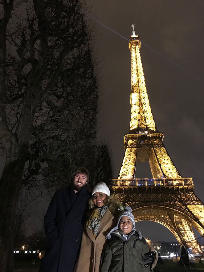 Gaby Amarantos curte o fim do ano com a família na Europa