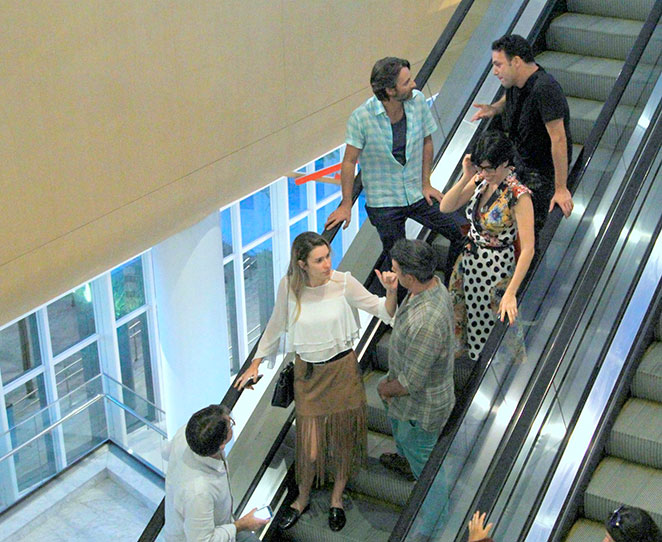 Marcos Pasquim e Maria Clara Gueiros jantam em shopping