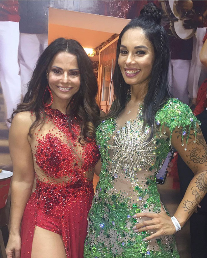 Milena Nogueira posa com Viviane Araújo em noite de samba