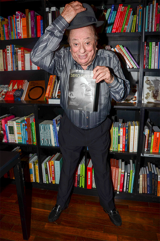Raul Gil prestigia lançamento da biografia do Silvio Santos
