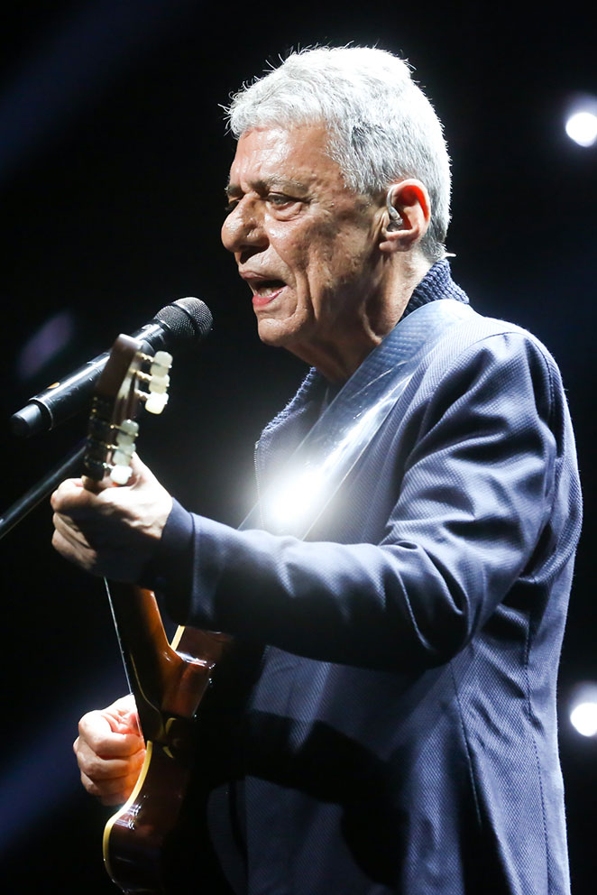 Chico Buarque faz ensaio aberto de show no Rio