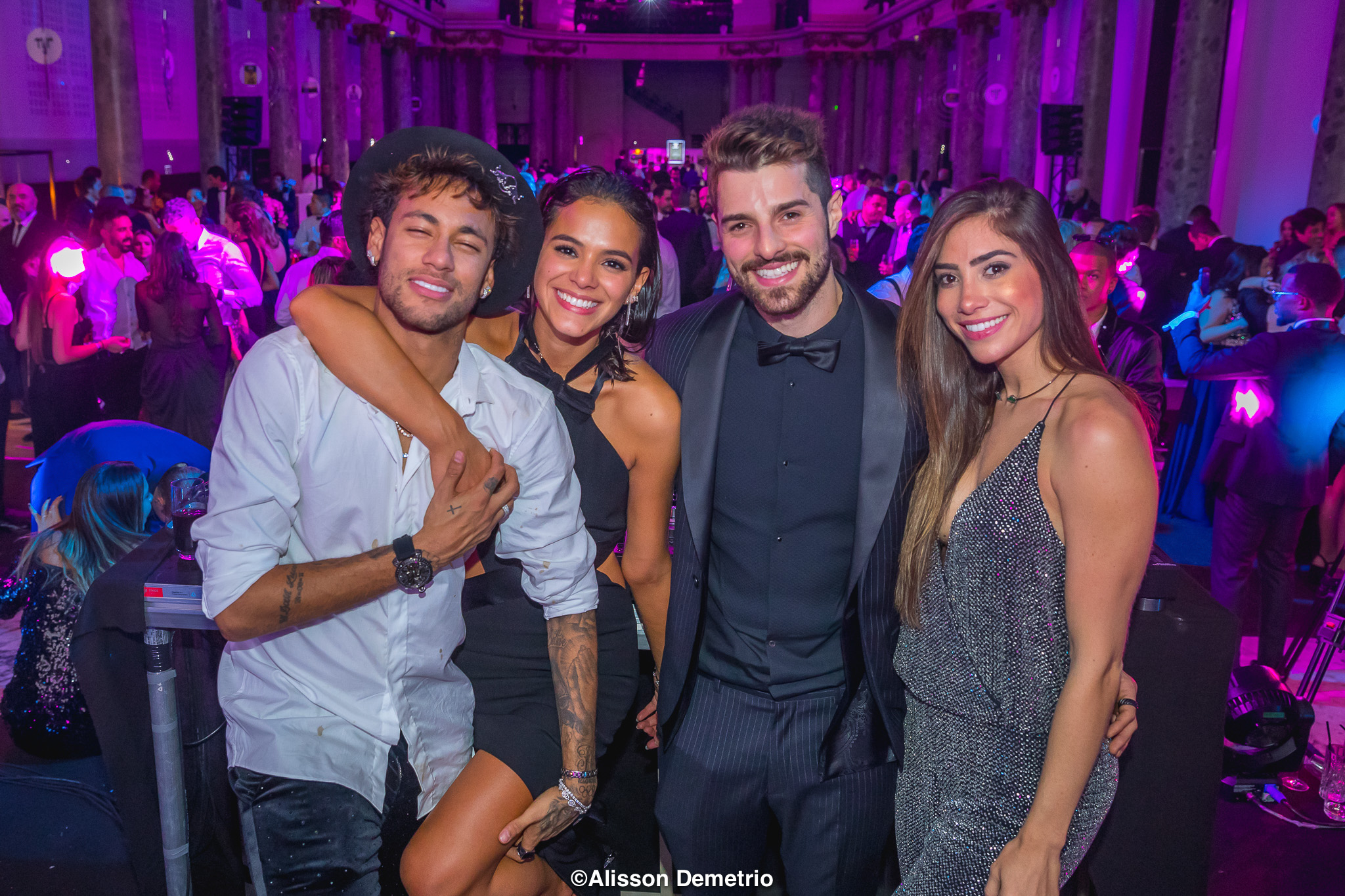 Alok agita pista de dança do aniversário de Neymar