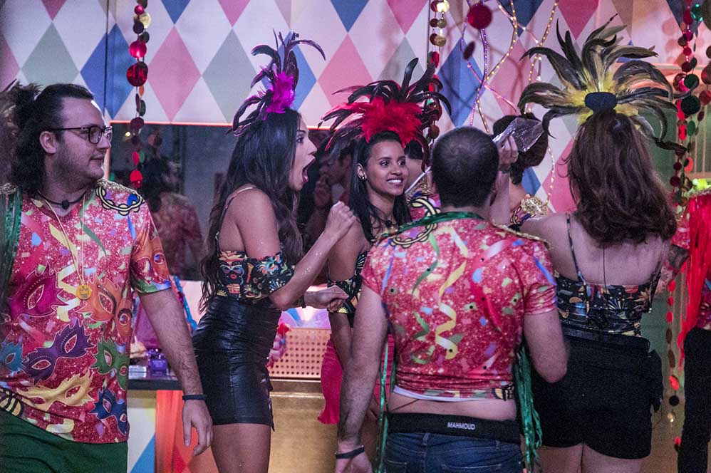 Festa Samba movimenta casa e promove DR e beijos